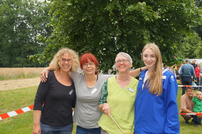 Bild vergr&ouml;&szlig;ern: v. l. Gaby Beekeboom, Antje Wichert, Doris Adebahr ( alle Kinder- und Jugendf&ouml;rderung Stadt Leer ) und Fenna G&ouml;bbeler ( Bundesfreiwilligendienstlerin