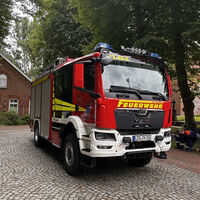 Bild vergr&ouml;&szlig;ern: Neues Hilfeleistungs-L&ouml;schgruppenfahrzeug f&uuml;r die Ortsfeuerwehr N&uuml;ttermoor