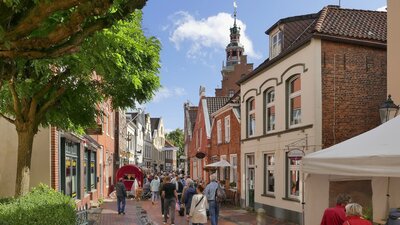 Bild vergr��ern: Leer-Kunst-und-Handwerkermarkt-Altstadt-Ostfriesland